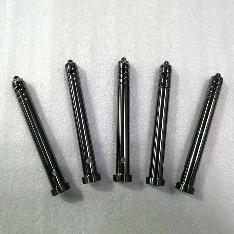 Pièces automobiles usinées avec précision et fixations automobiles